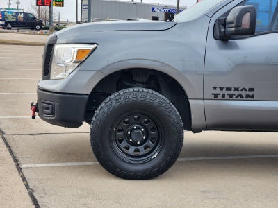 2018 Nissan TITAN SV