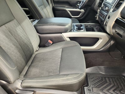 2018 Nissan TITAN SV