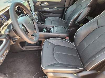 2027 Chrysler Pacifica PACIFICA LIMITED
