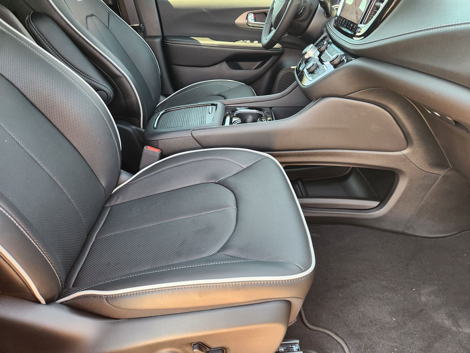 2027 Chrysler Pacifica PACIFICA LIMITED