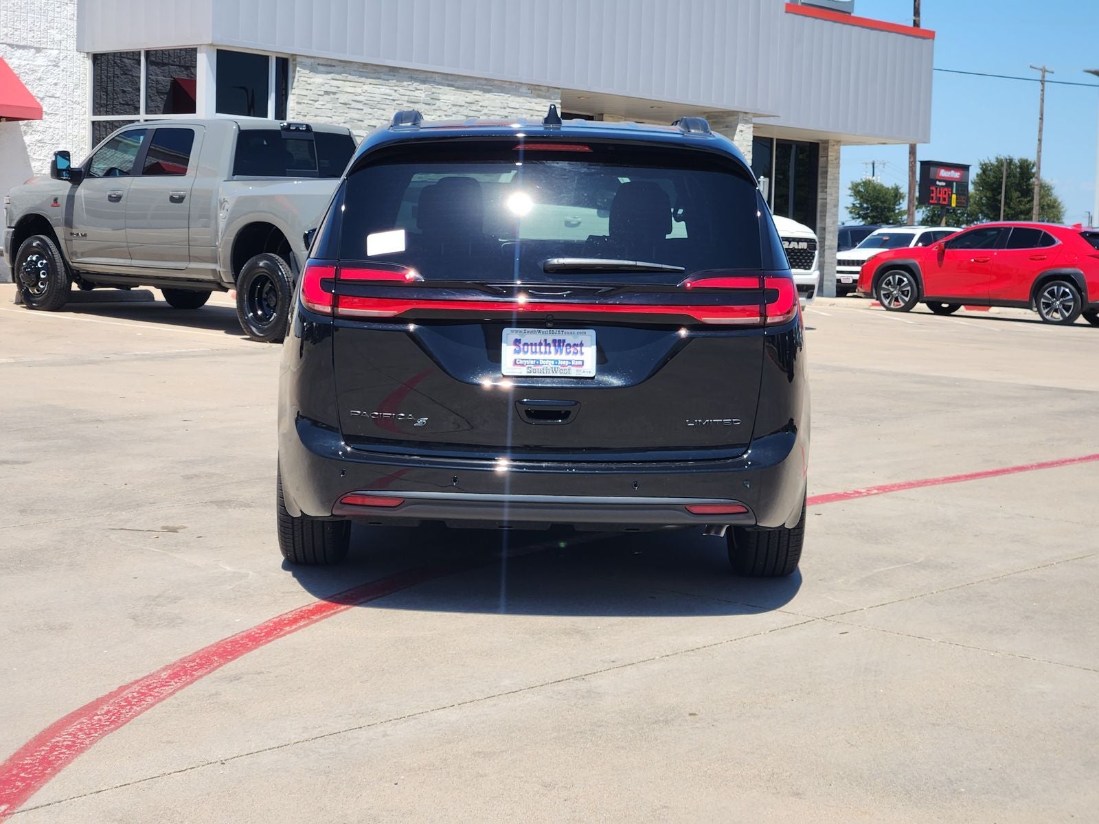2027 Chrysler Pacifica PACIFICA LIMITED