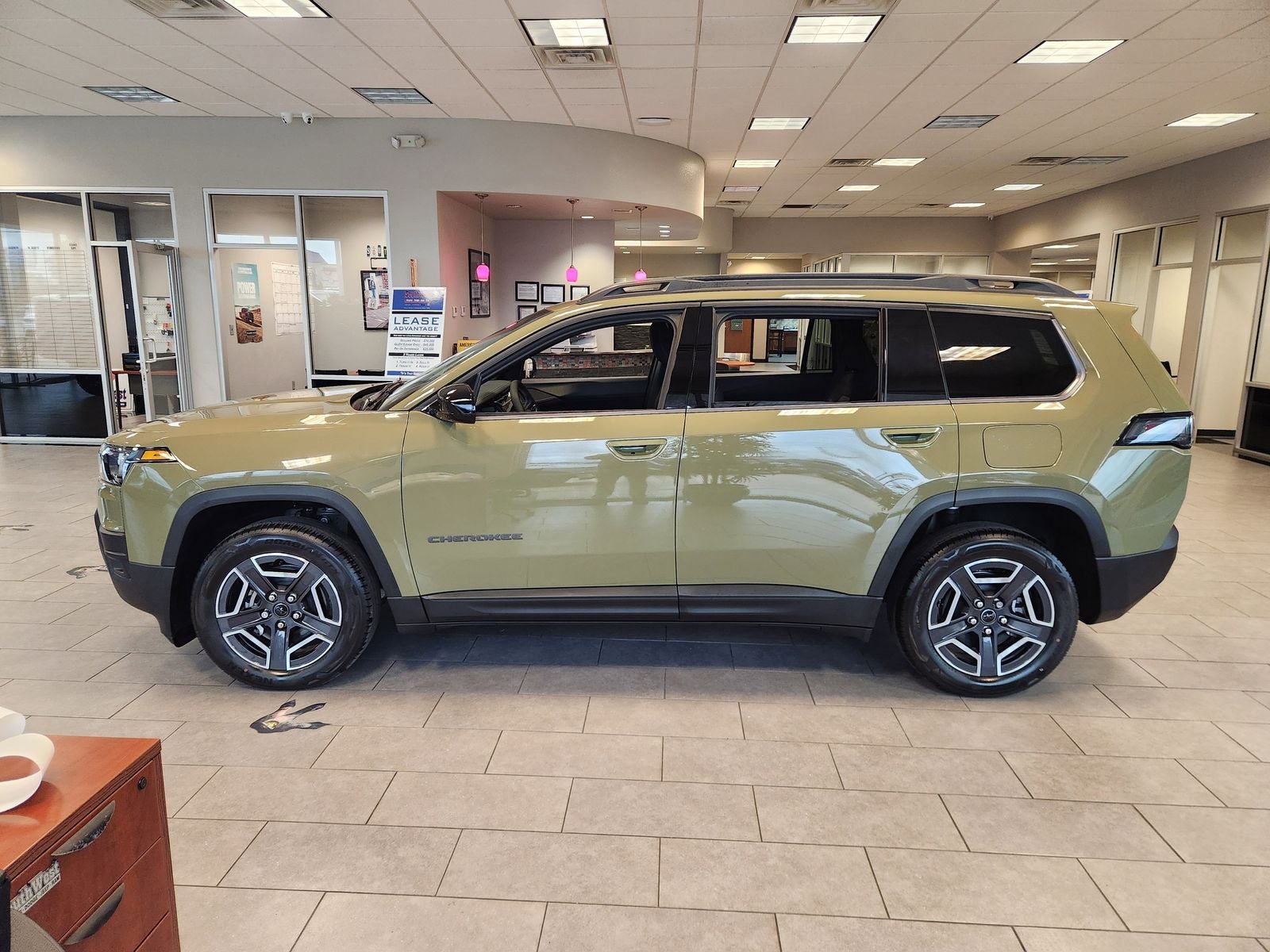 2026 Jeep Cherokee CHEROKEE LAREDO 4X4