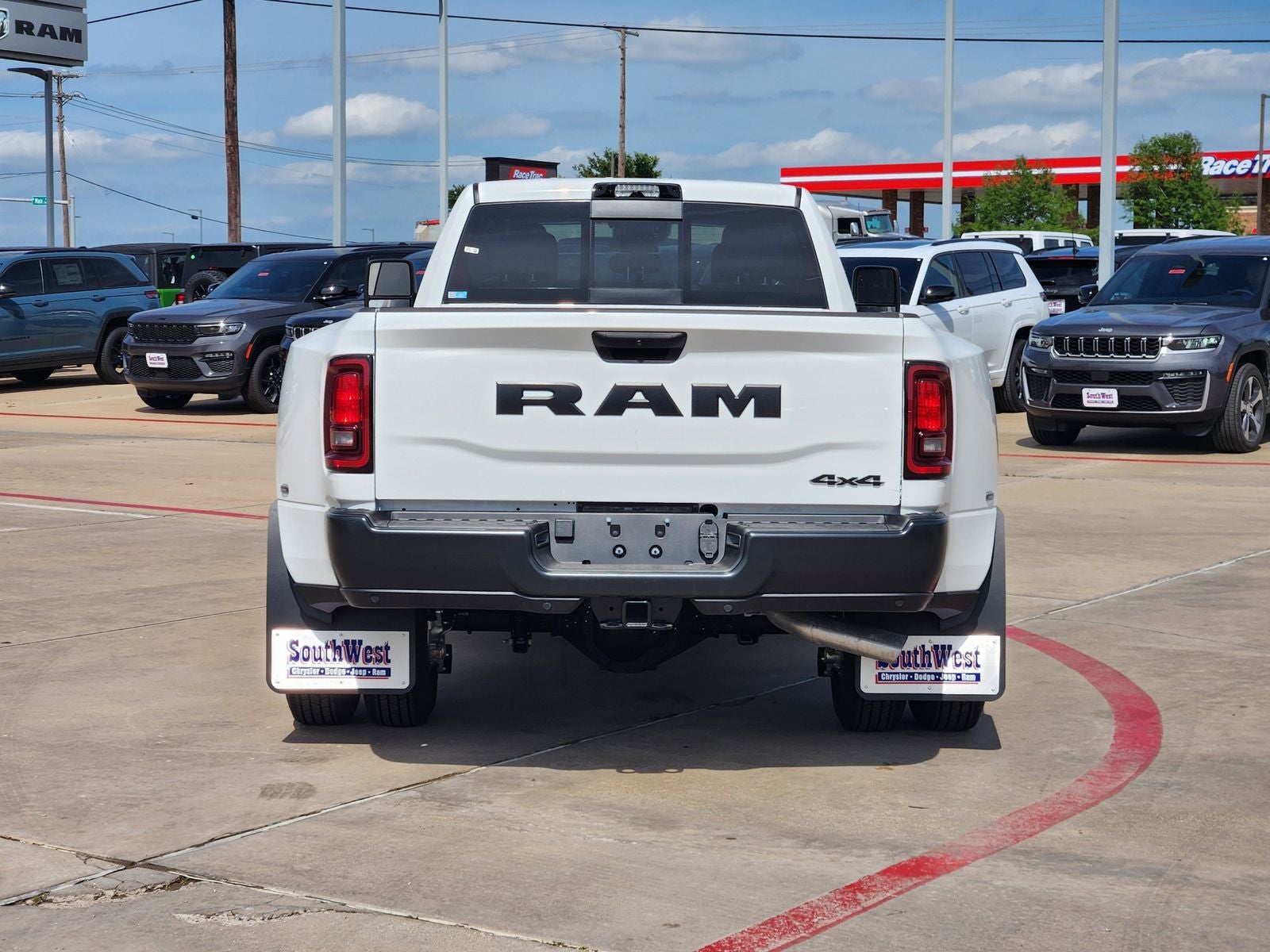 2026 RAM Ram 3500 RAM 3500 TRADESMAN CREW CAB 4X4 8' BOX