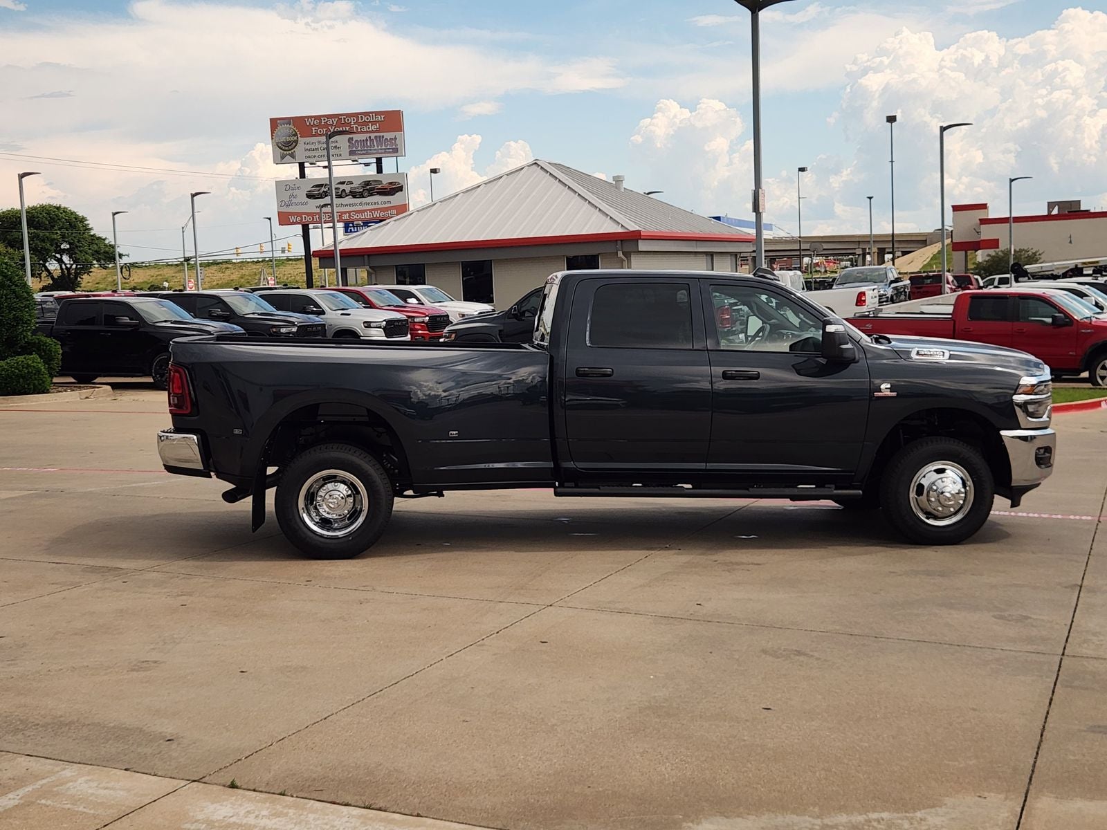 2026 RAM Ram 3500 RAM 3500 TRADESMAN CREW CAB 4X4 8' BOX