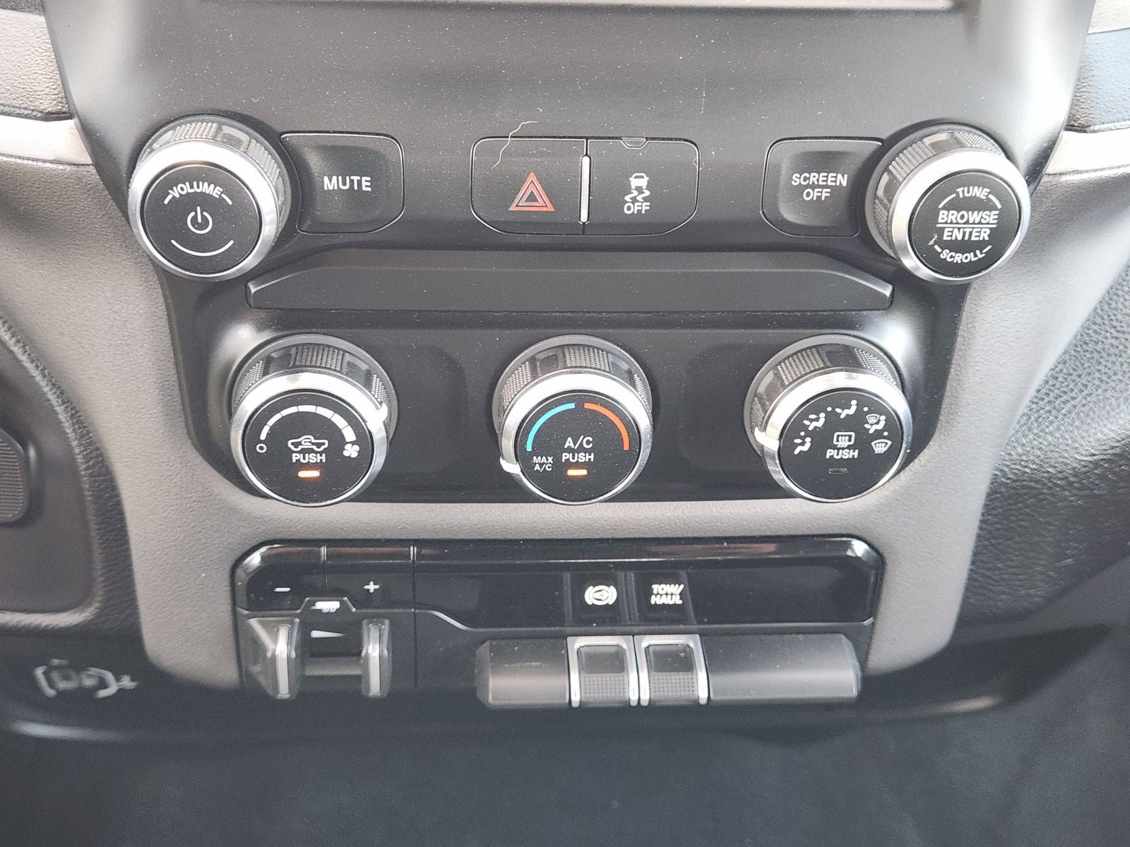 2024 RAM Ram 3500 Big Horn Crew Cab 4x4 8' Box