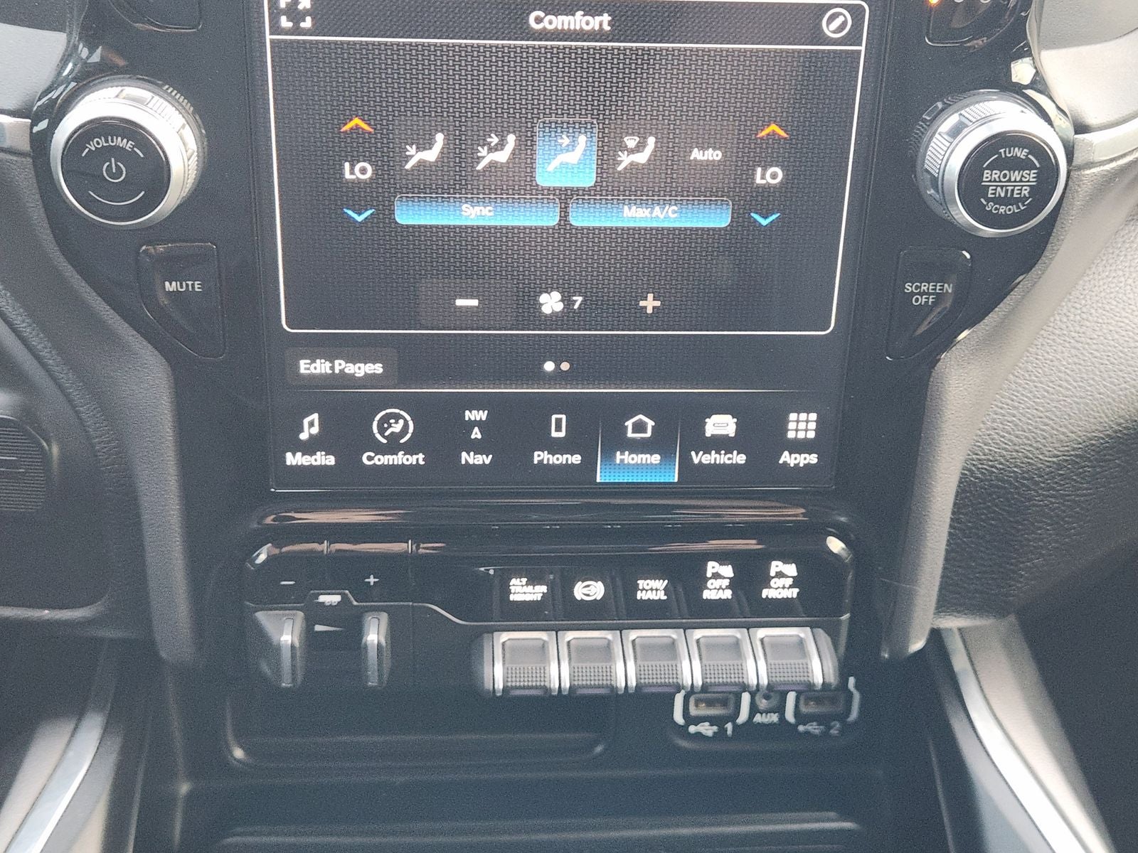 2024 RAM Ram 3500 Laramie Crew Cab 4x4 8' Box