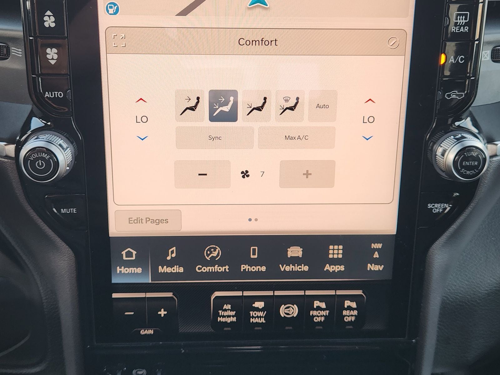 2025 RAM Ram 3500 Laramie Crew Cab 4x4 8' Box