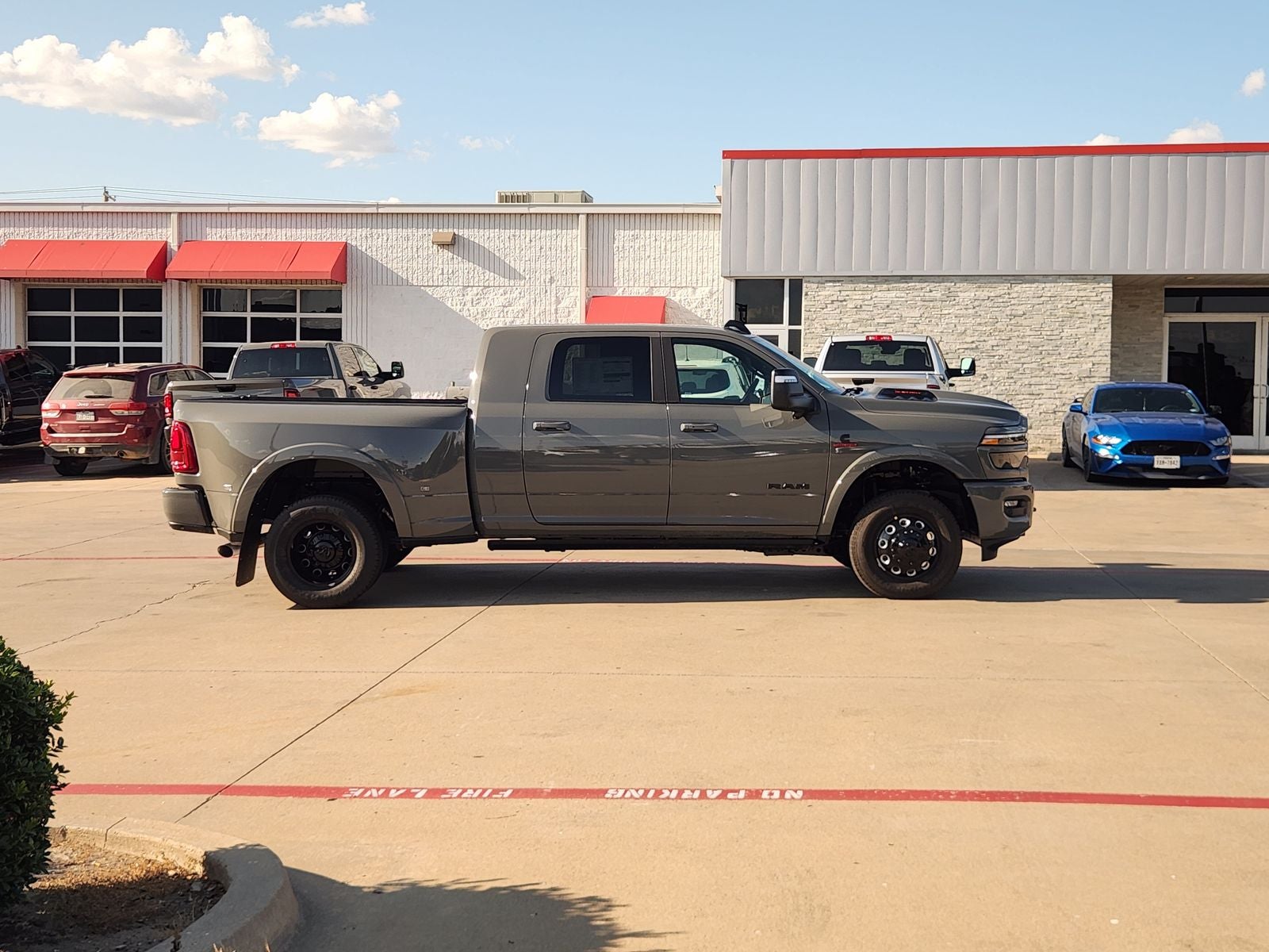 2026 RAM Ram 3500 RAM 3500 LIMITED MEGA CAB 4X4 6'4' BOX