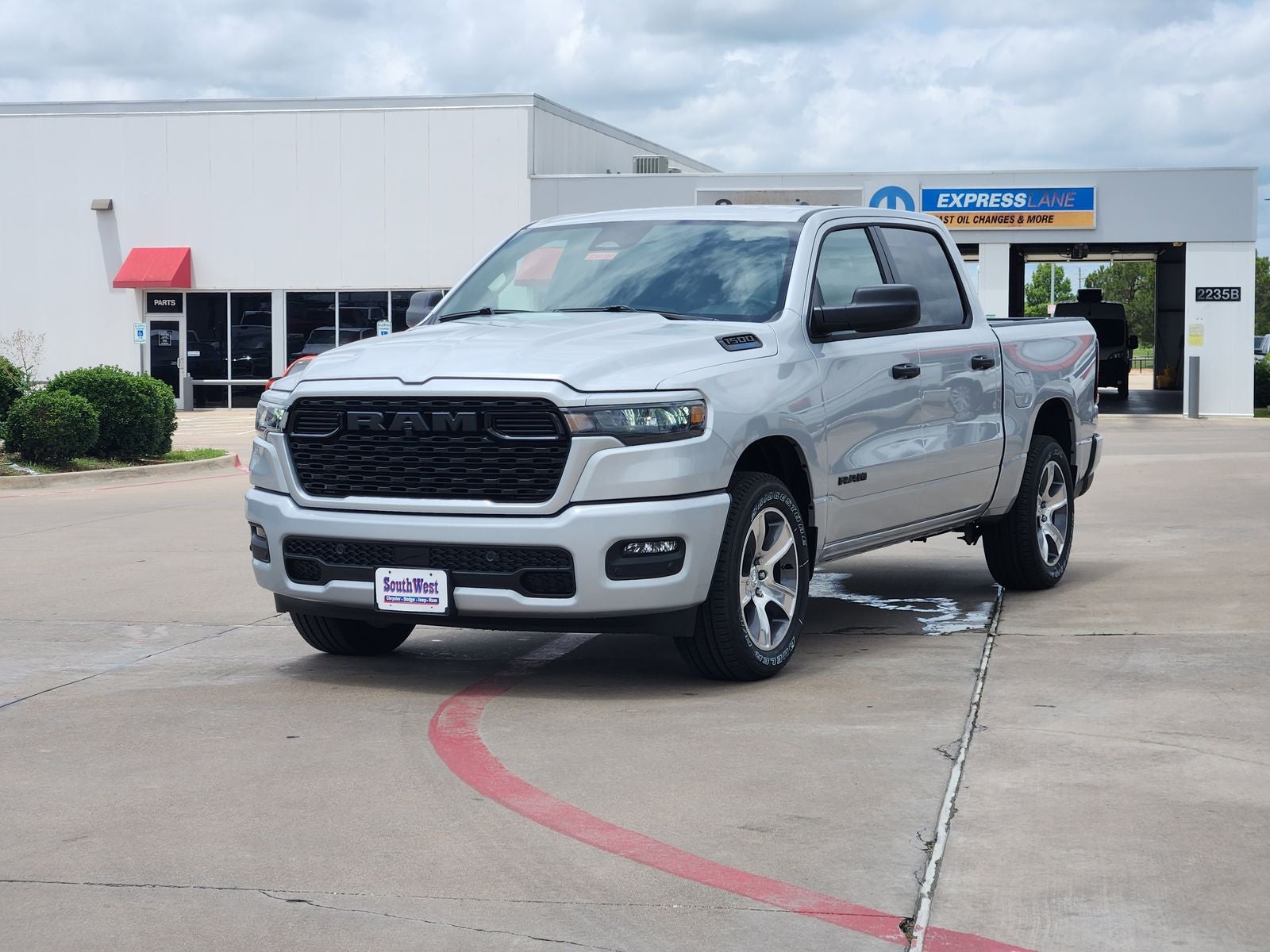 2026 RAM Ram 1500 RAM 1500 EXPRESS CREW CAB 4X2 5'7' BOX