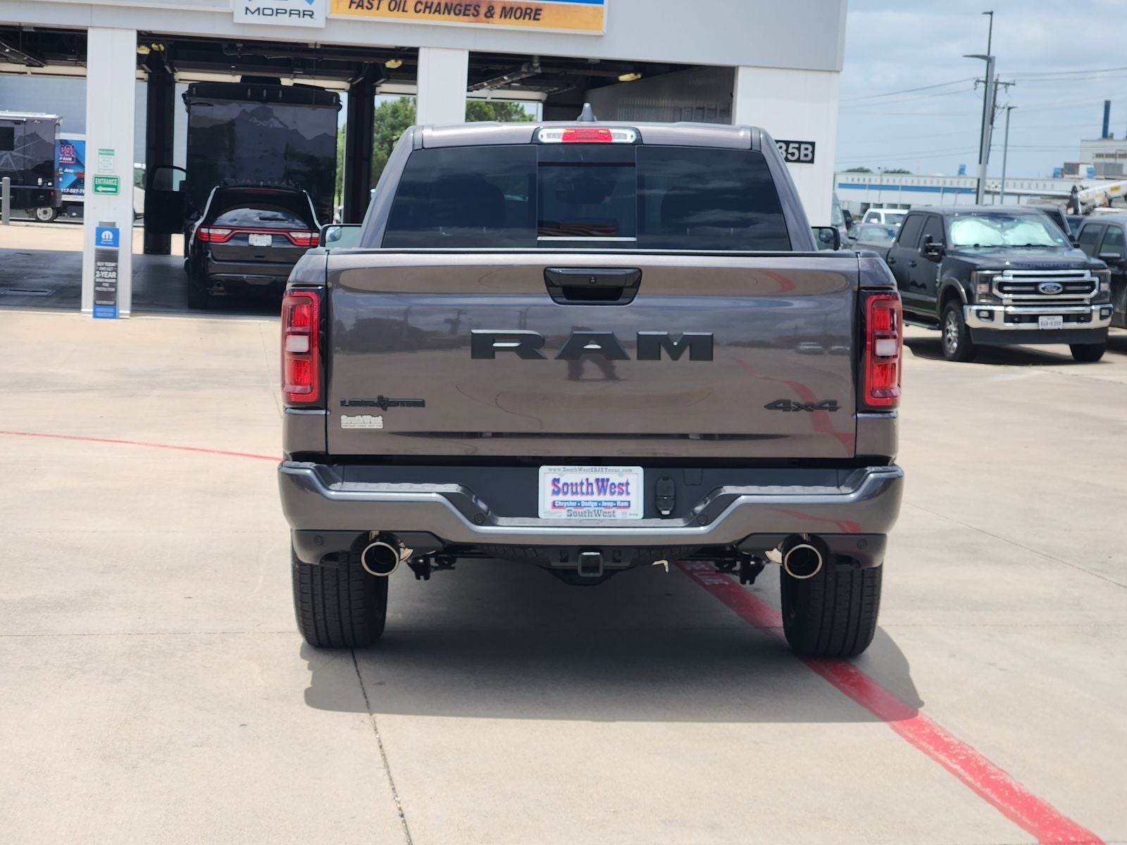 2026 RAM Ram 1500 RAM 1500 LONE STAR CREW CAB 4X4 5'7' BOX
