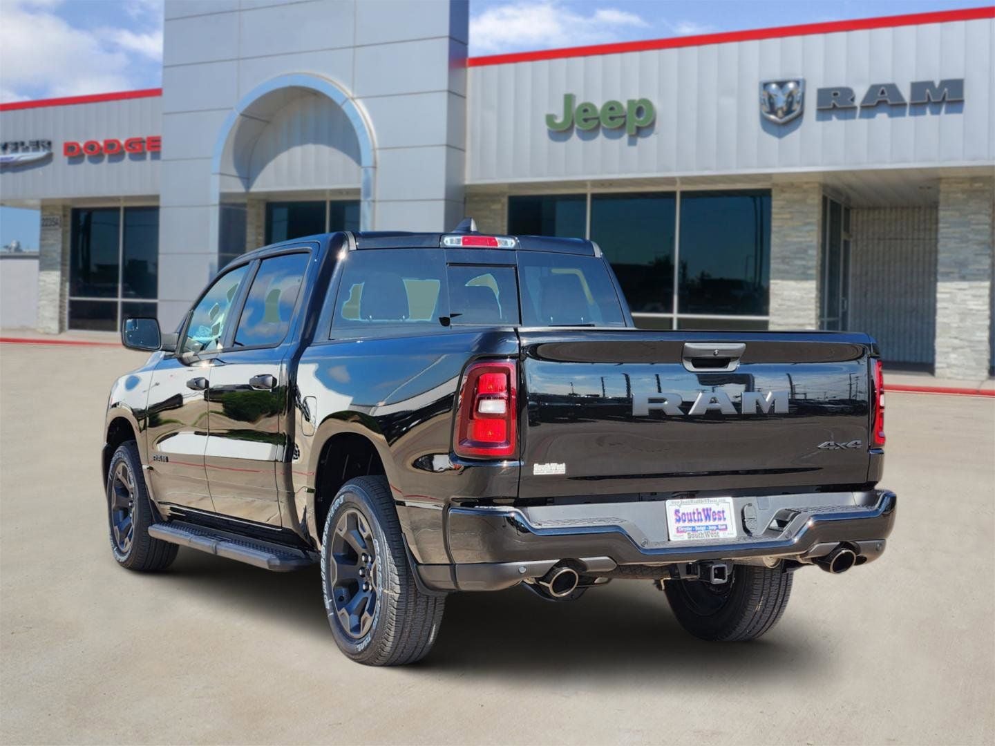 2026 RAM Ram 1500 RAM 1500 EXPRESS CREW CAB 4X4 5'7' BOX