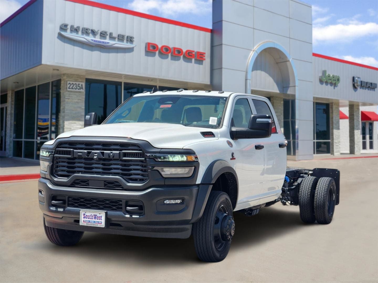 2026 RAM 5500 Chassis RAM 5500 TRADESMAN CHASSIS CREW CAB 4X4 84' CA