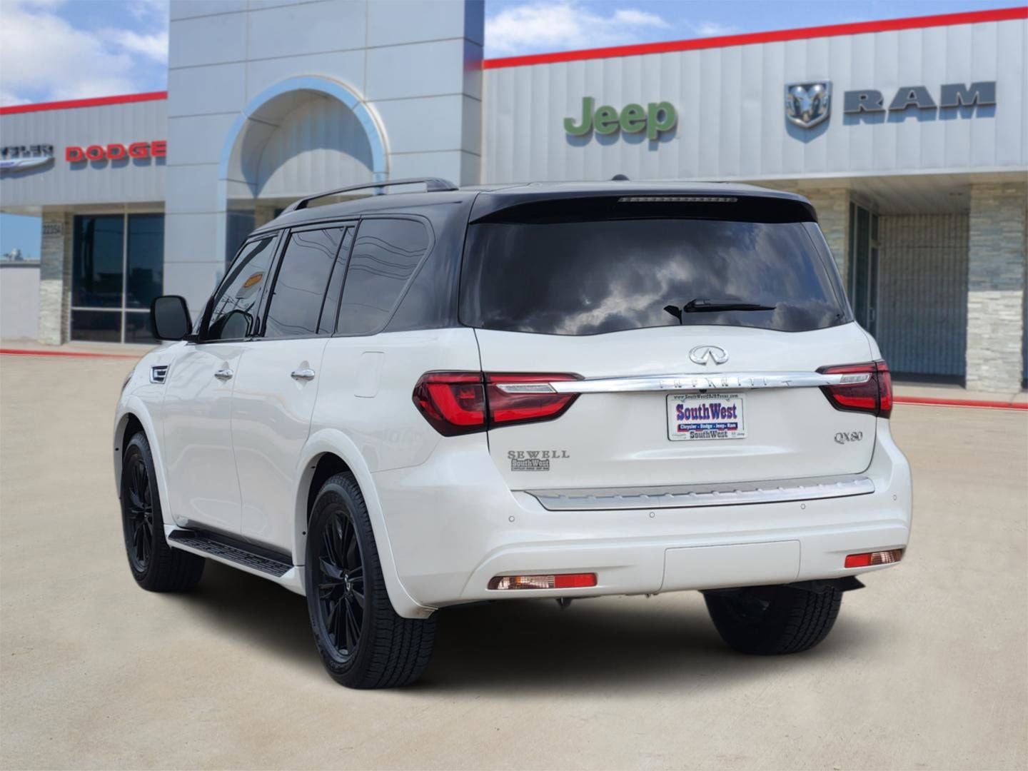 2021 INFINITI QX80 LUXE