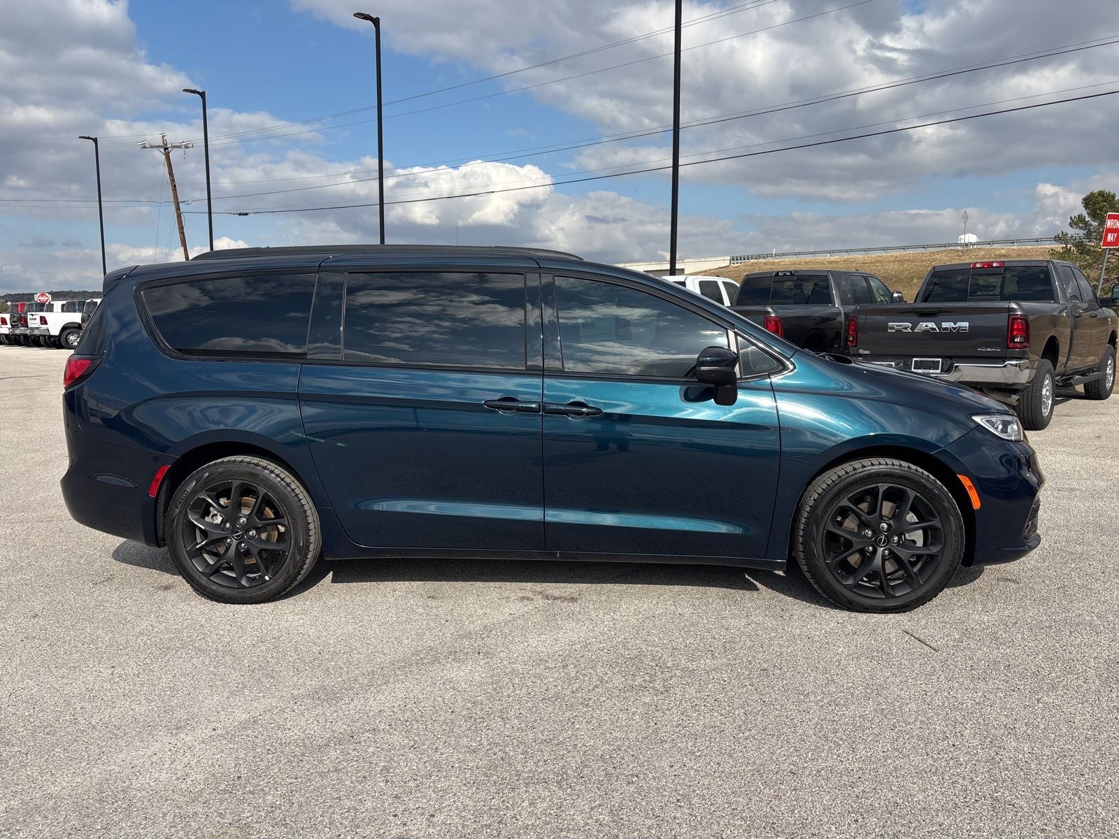 2023 Chrysler Pacifica Touring L AWD