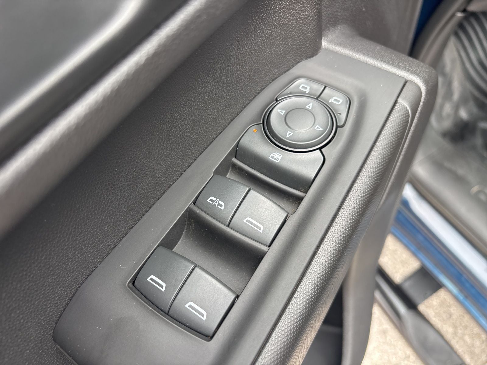 2023 Chevrolet Silverado 1500 4WD Crew Cab Short Bed WT