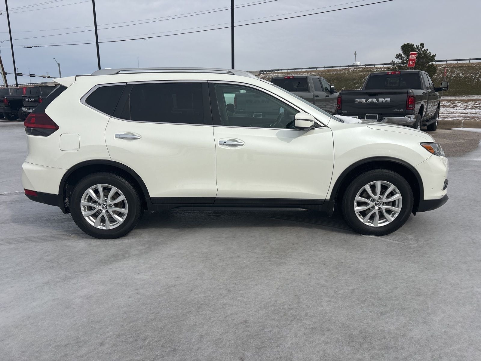 2018 Nissan Rogue SV