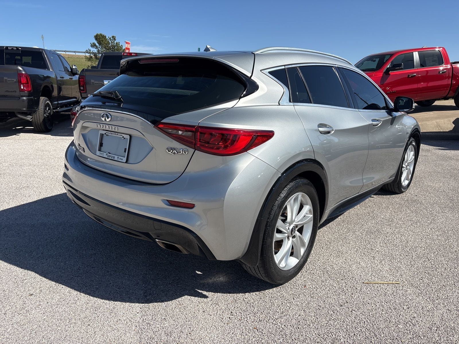 2019 INFINITI QX30 LUXE