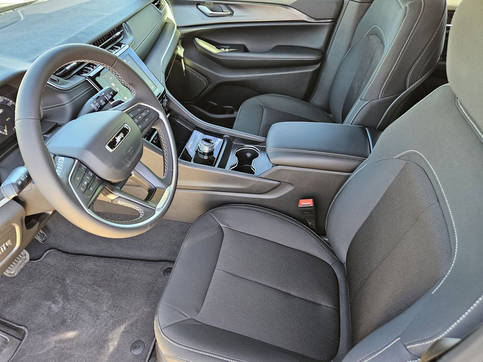 2026 Jeep Grand Cherokee GRAND CHEROKEE LAREDO 4X2