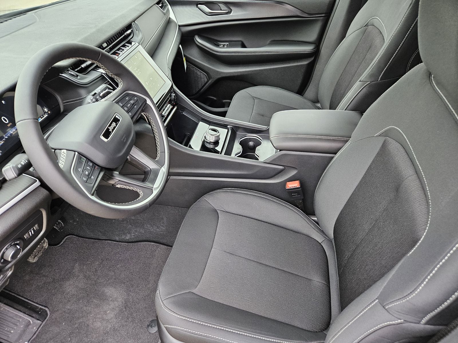 2026 Jeep Grand Cherokee GRAND CHEROKEE LAREDO 4X2