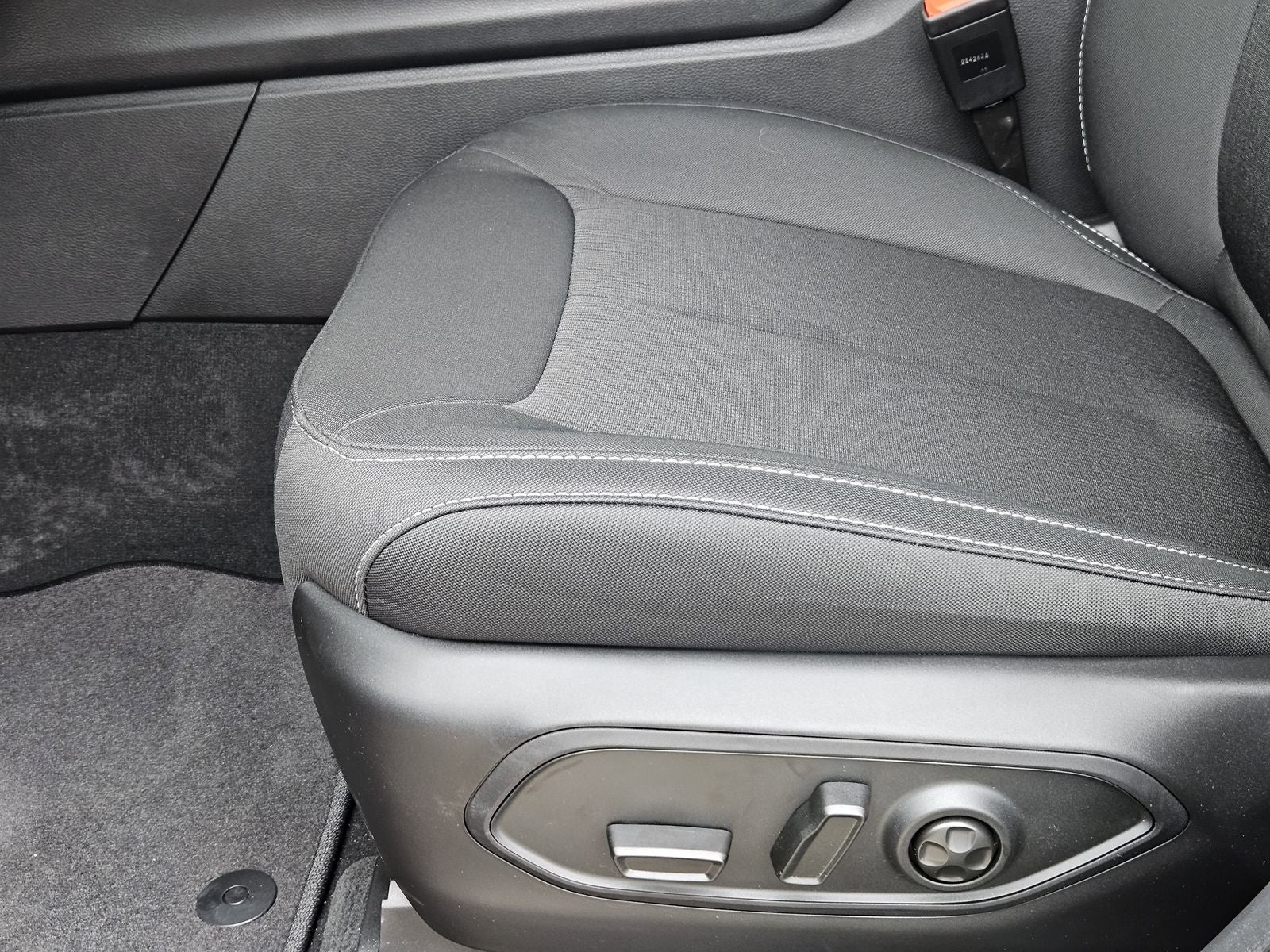 2026 Jeep Grand Cherokee GRAND CHEROKEE LAREDO 4X2