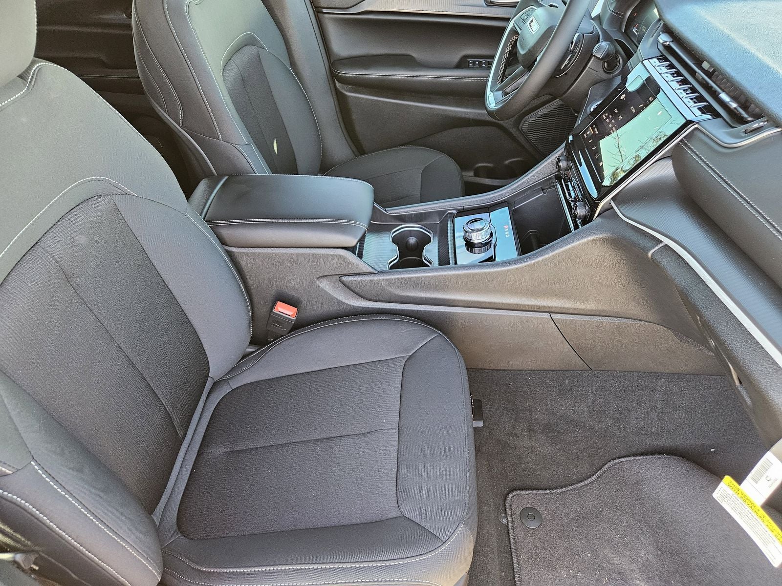 2026 Jeep Grand Cherokee GRAND CHEROKEE LAREDO 4X2