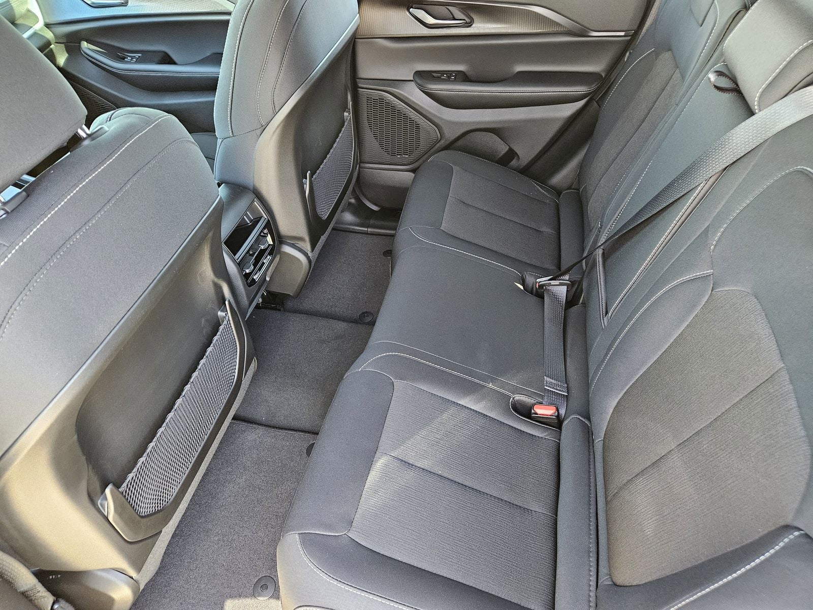 2026 Jeep Grand Cherokee GRAND CHEROKEE LAREDO 4X2