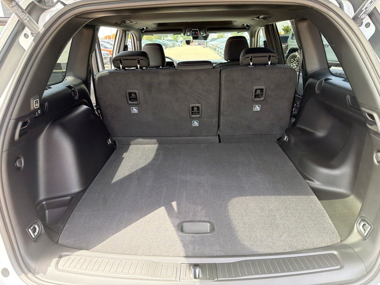 2027 Jeep Grand Cherokee GRAND CHEROKEE LAREDO X 4X2