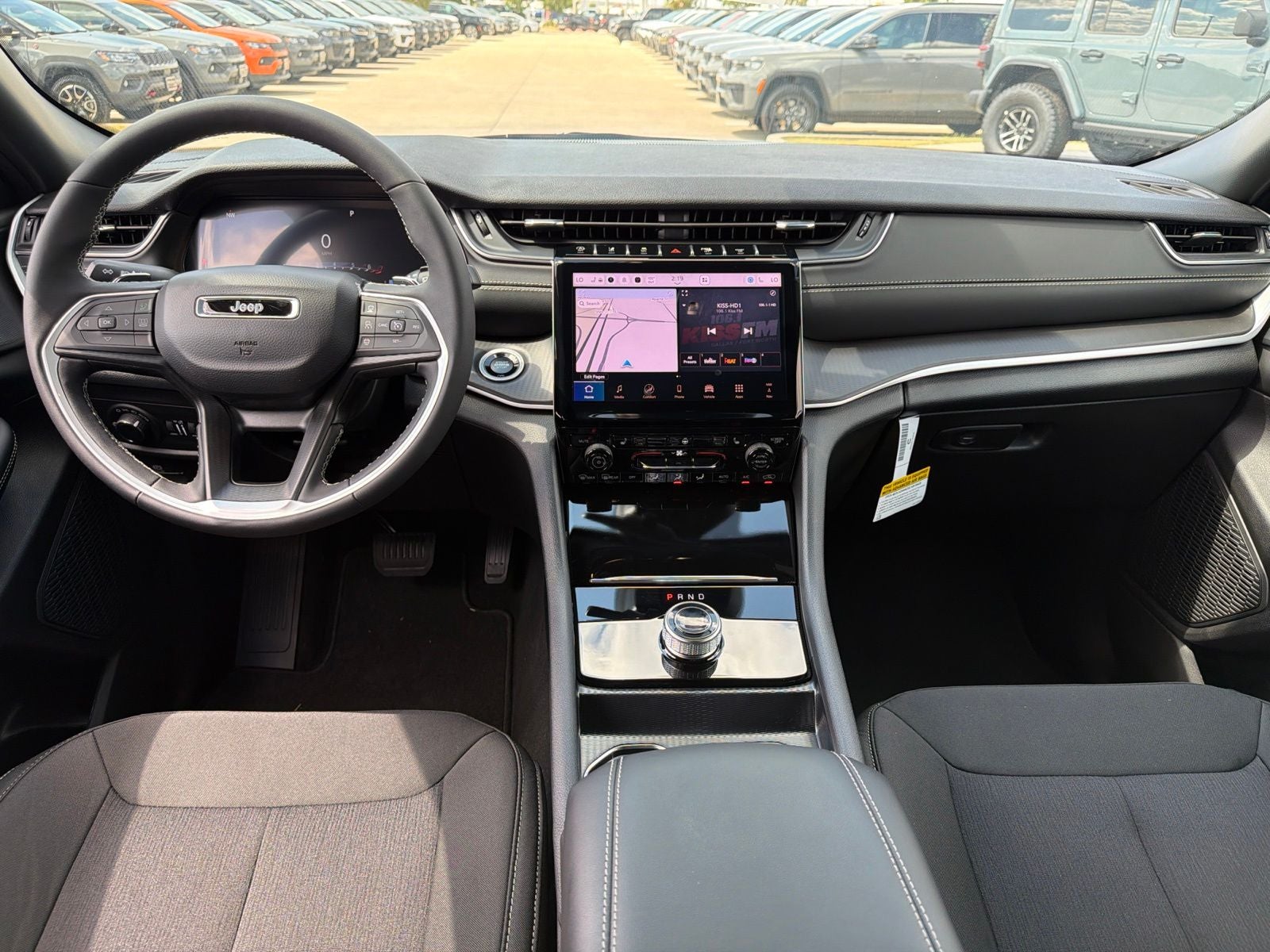 2027 Jeep Grand Cherokee GRAND CHEROKEE LAREDO X 4X2