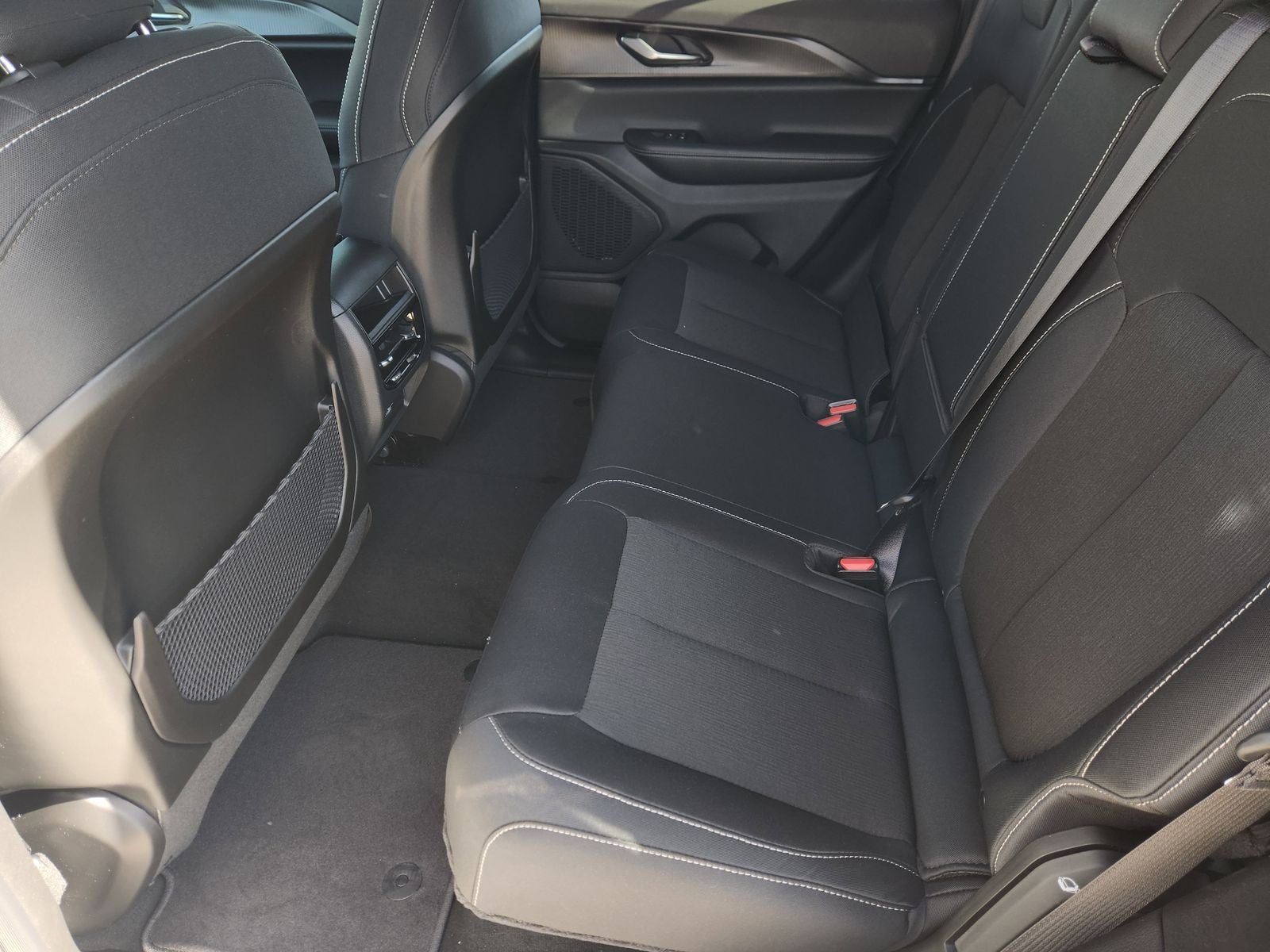 2026 Jeep Grand Cherokee GRAND CHEROKEE LAREDO 4X2