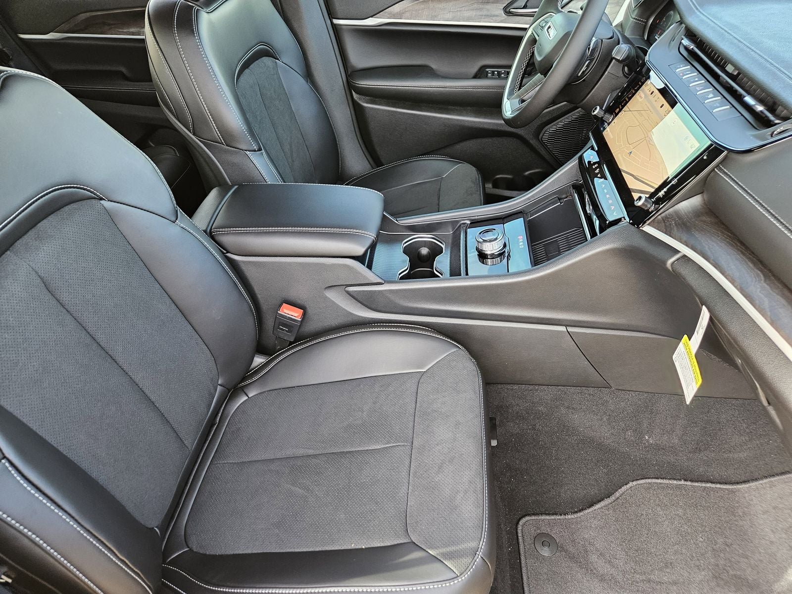 2026 Jeep Grand Cherokee GRAND CHEROKEE ALTITUDE 4X2