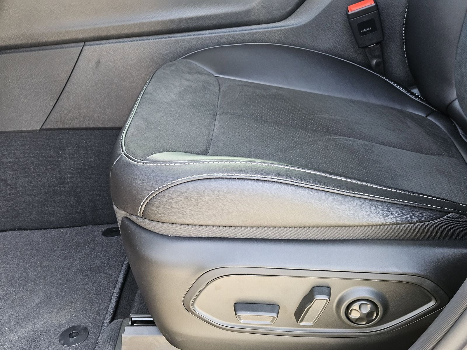 2026 Jeep Grand Cherokee GRAND CHEROKEE ALTITUDE 4X2