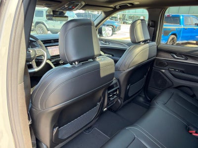 2027 Jeep Grand Cherokee GRAND CHEROKEE LIMITED 4X2