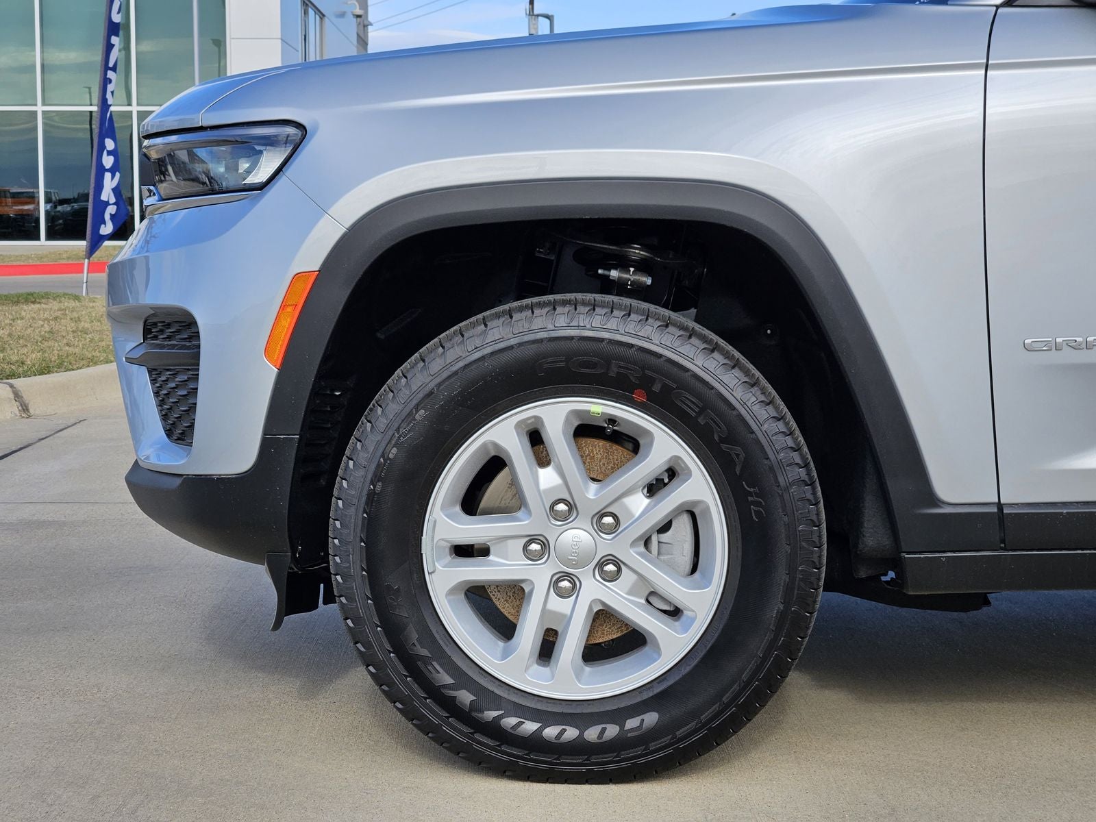 2025 Jeep Grand Cherokee GRAND CHEROKEE LAREDO 4X4