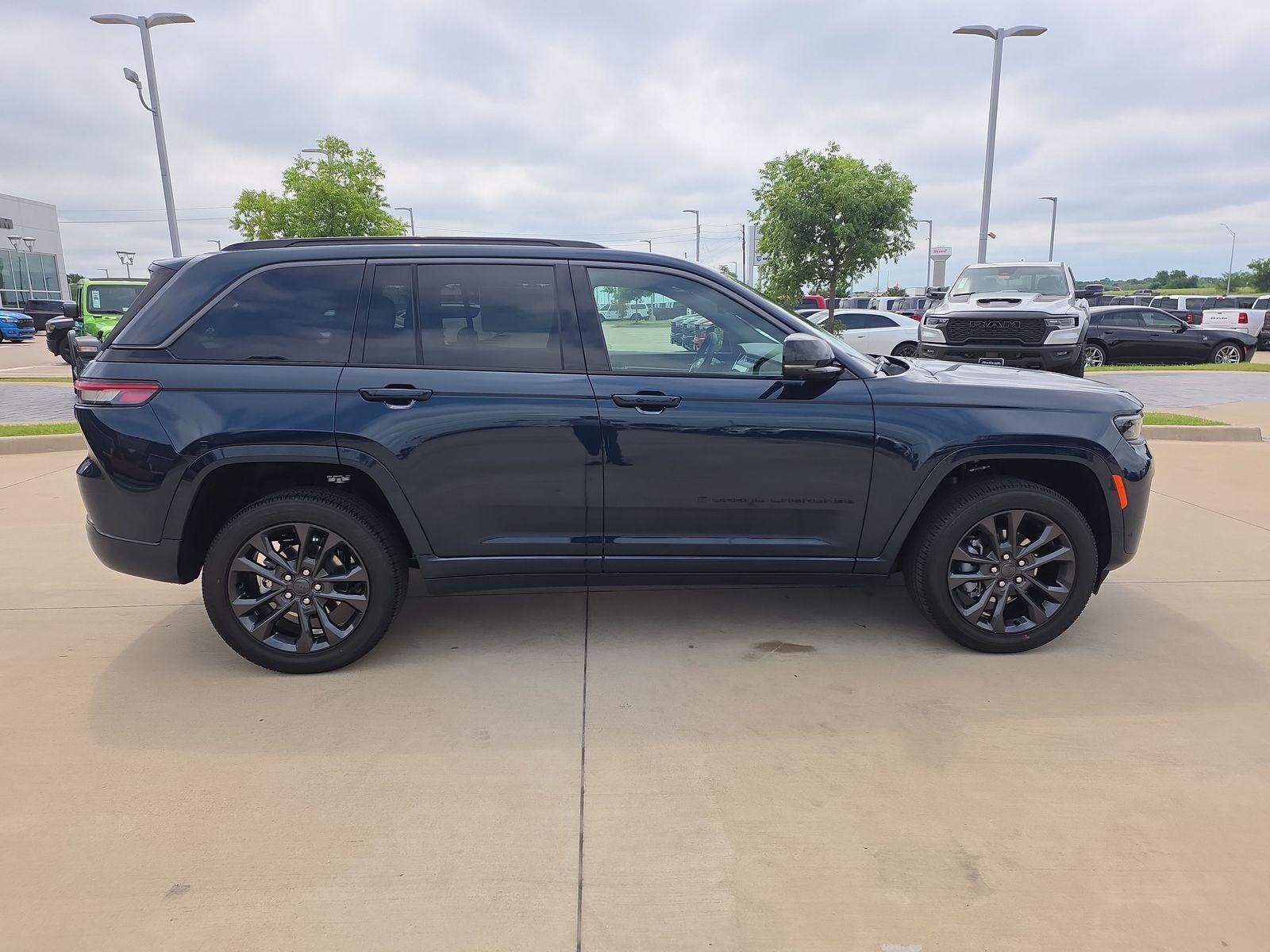 2026 Jeep Grand Cherokee GRAND CHEROKEE LIMITED RESERVE 4X4