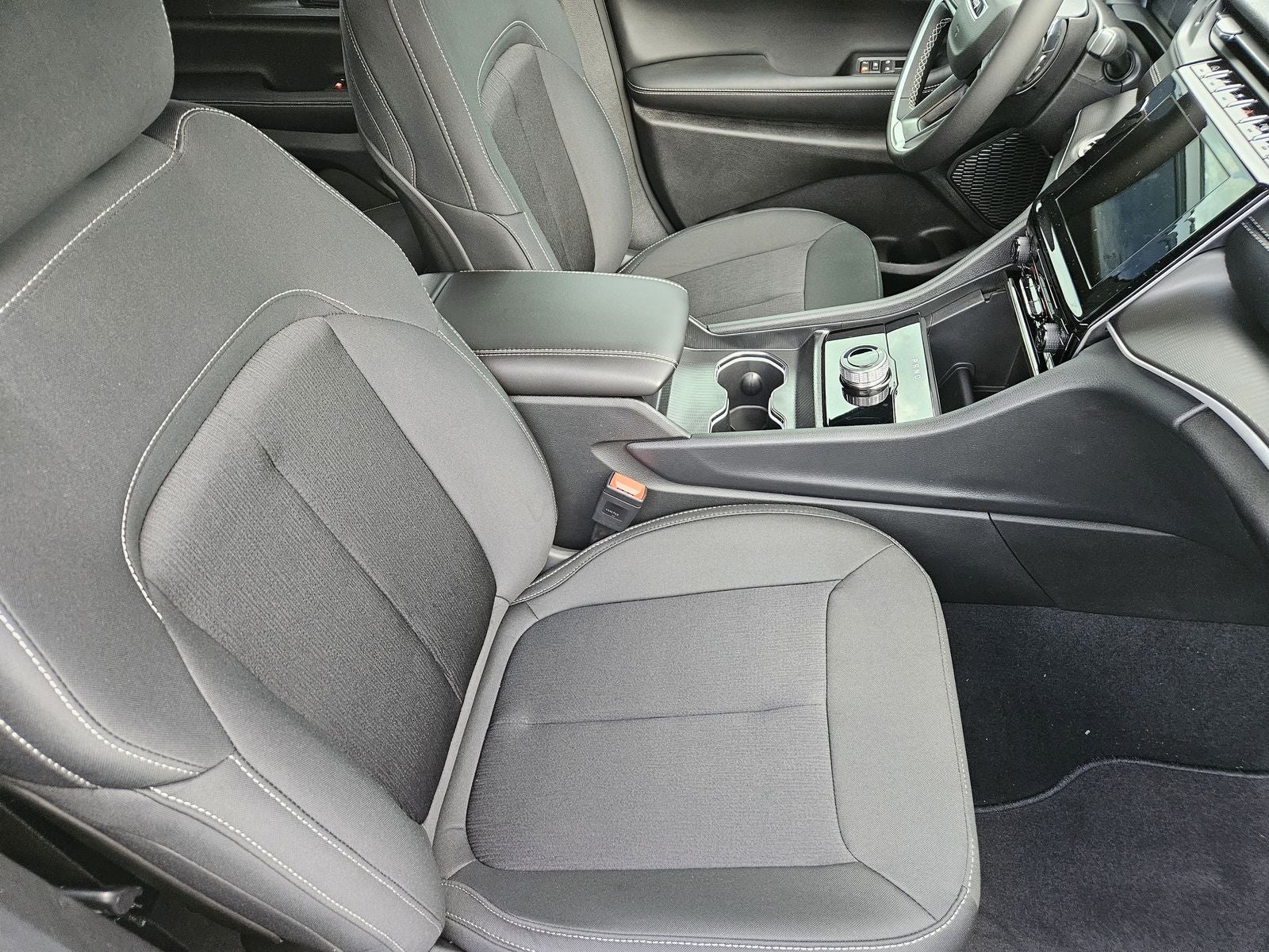 2025 Jeep Grand Cherokee L GRAND CHEROKEE L LAREDO X 4X2