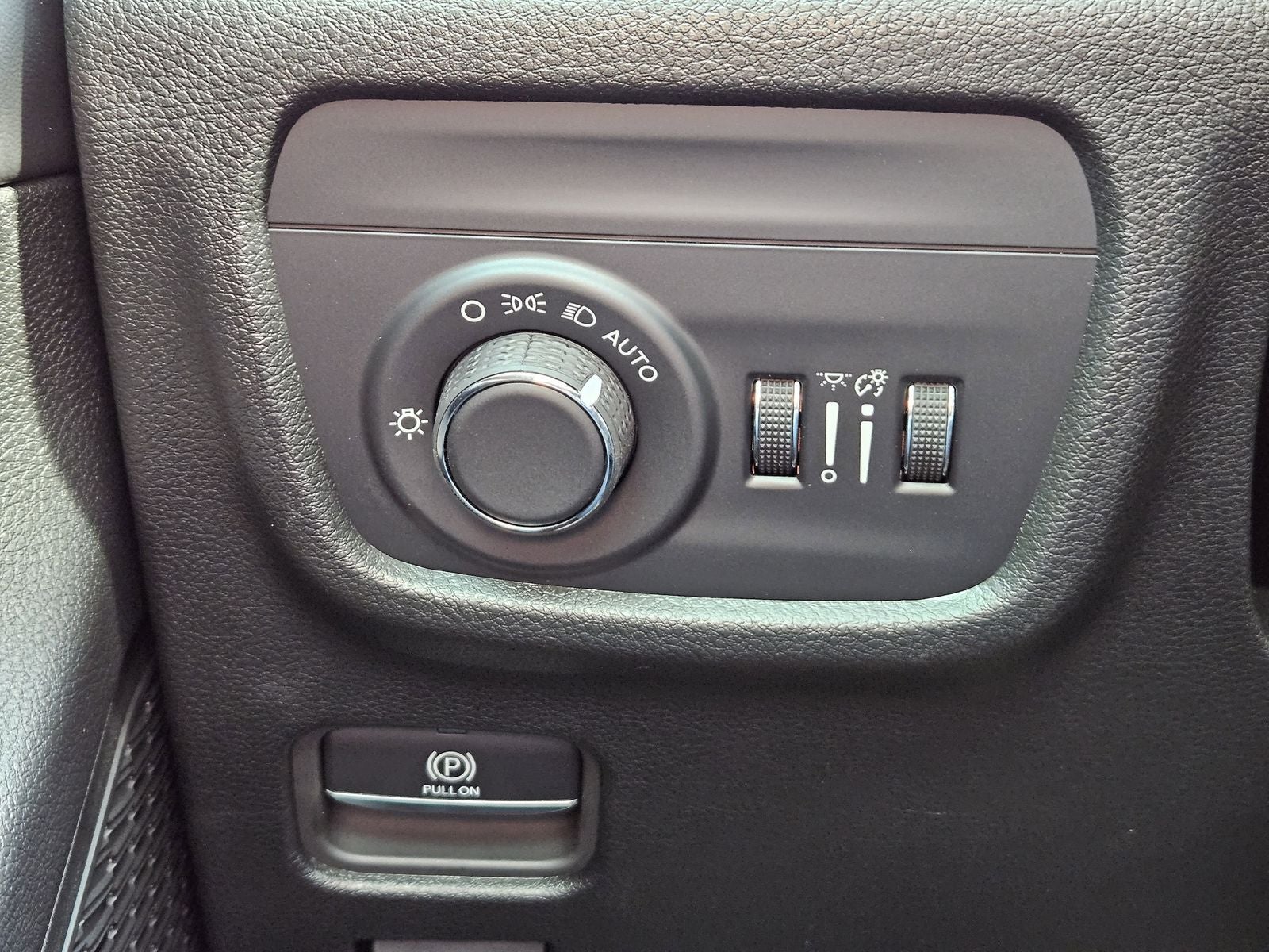 2025 Jeep Grand Cherokee L GRAND CHEROKEE L LAREDO X 4X2