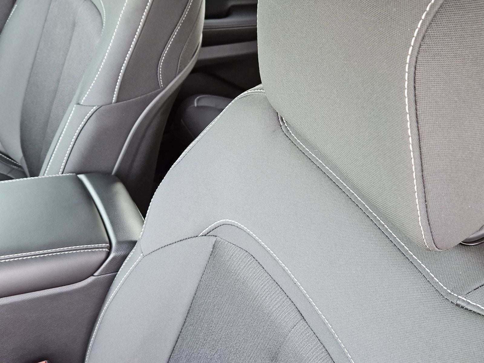 2025 Jeep Grand Cherokee L GRAND CHEROKEE L LAREDO X 4X2