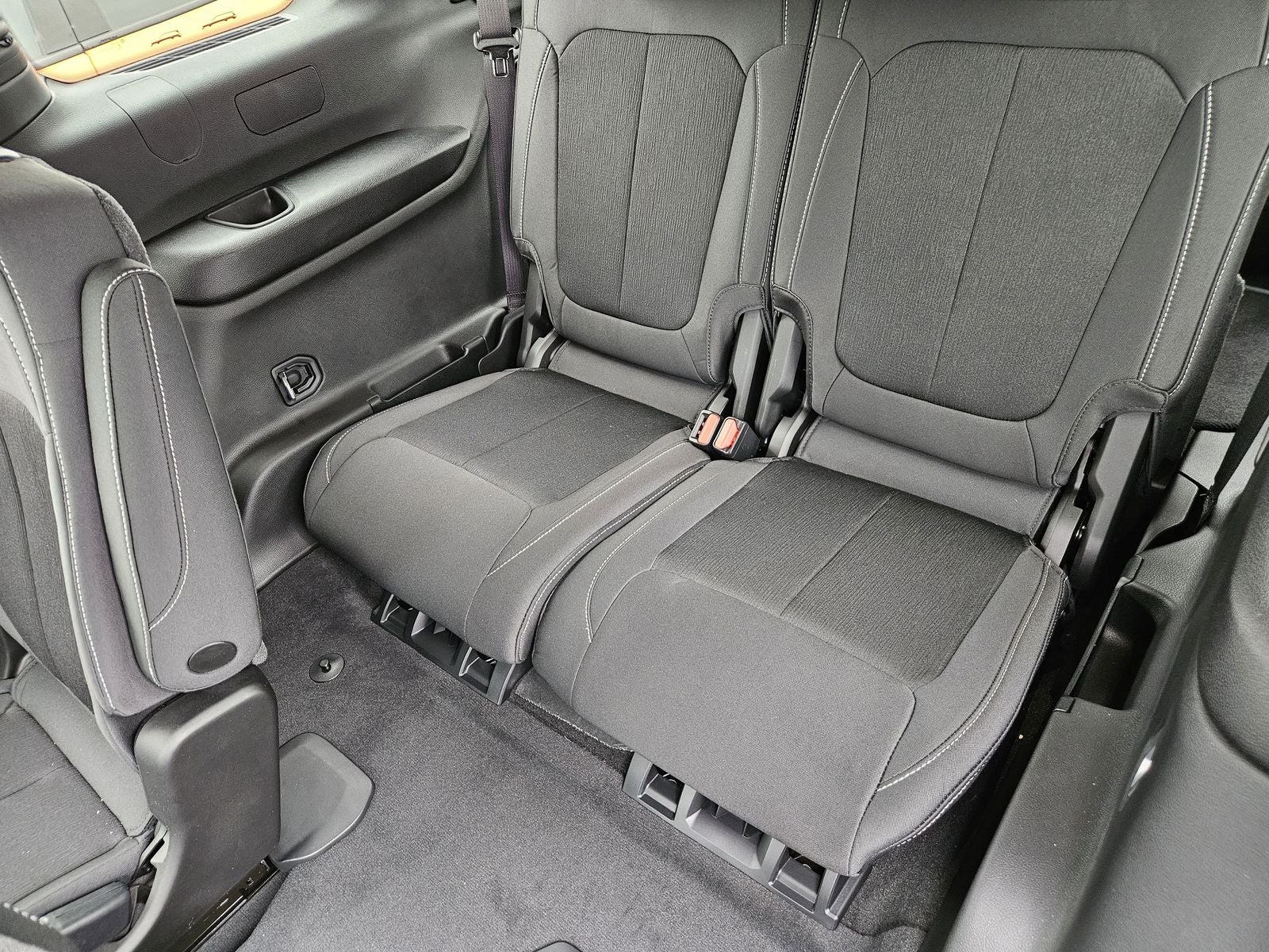 2026 Jeep Grand Cherokee L GRAND CHEROKEE L LAREDO 4X2