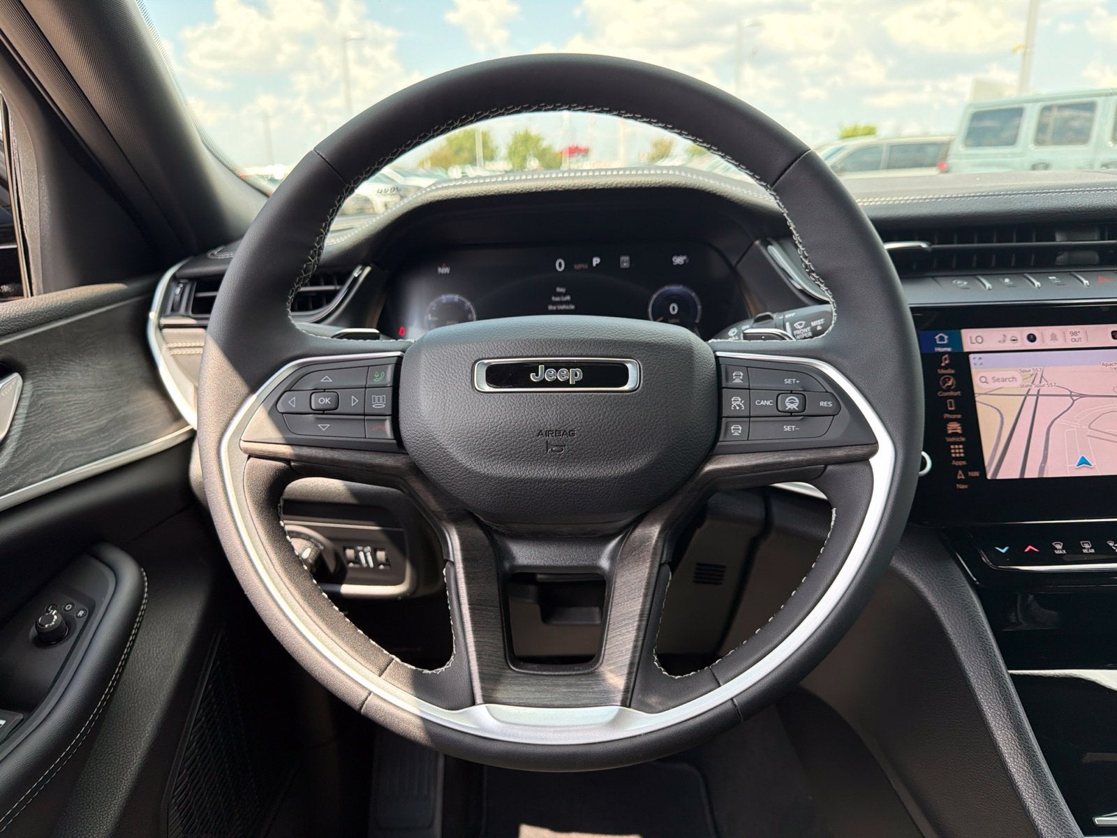 2027 Jeep Grand Cherokee L GRAND CHEROKEE L LAREDO ALTITUDE 4X2