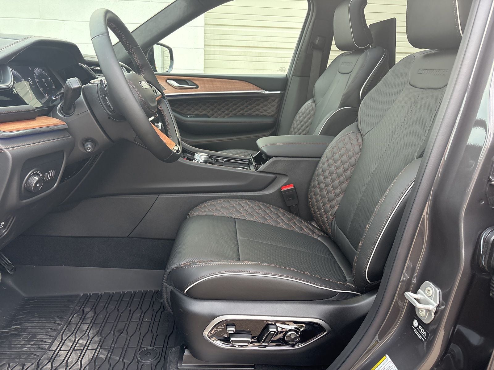 2025 Jeep Grand Cherokee L GRAND CHEROKEE L SUMMIT RESERVE 4X4