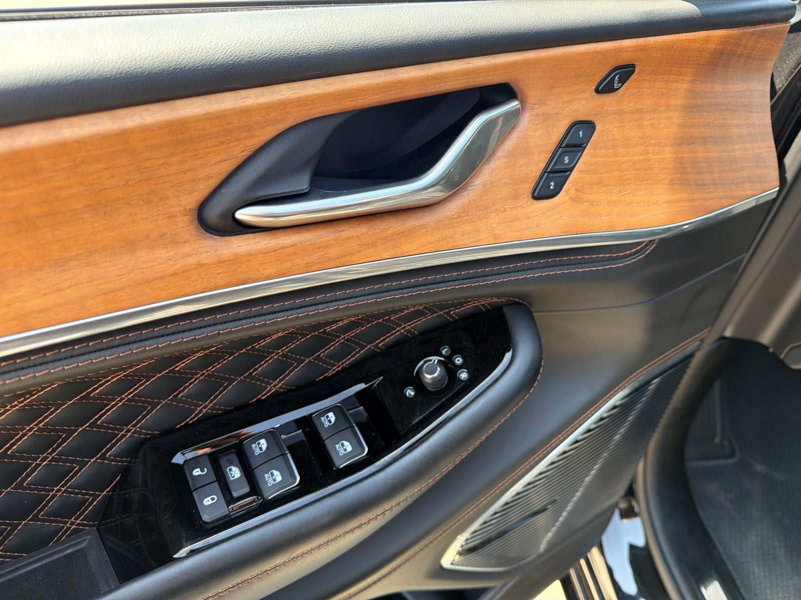 2025 Jeep Grand Cherokee L Summit Reserve 4x4