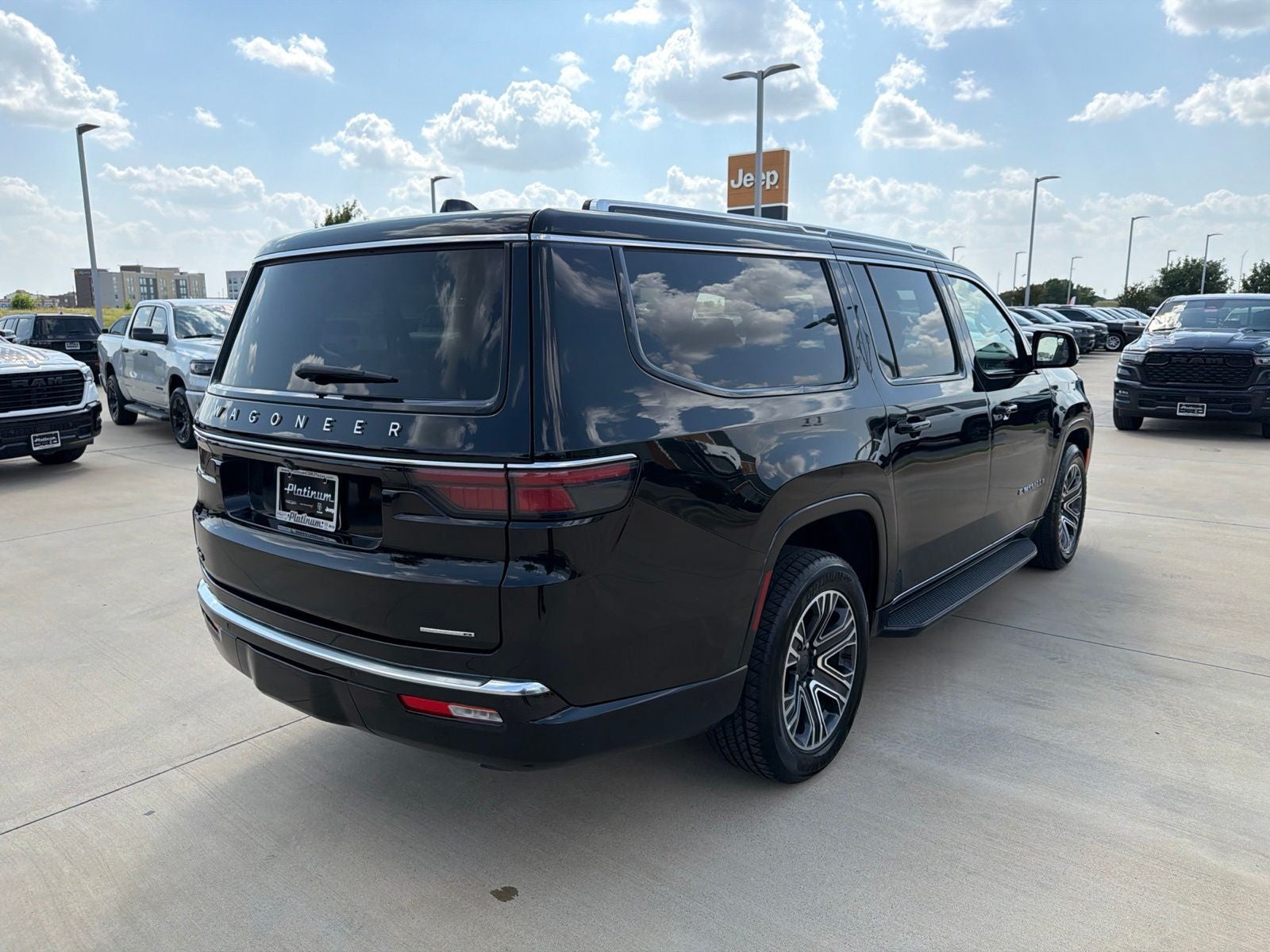 2024 Jeep Wagoneer L Series II 4x2