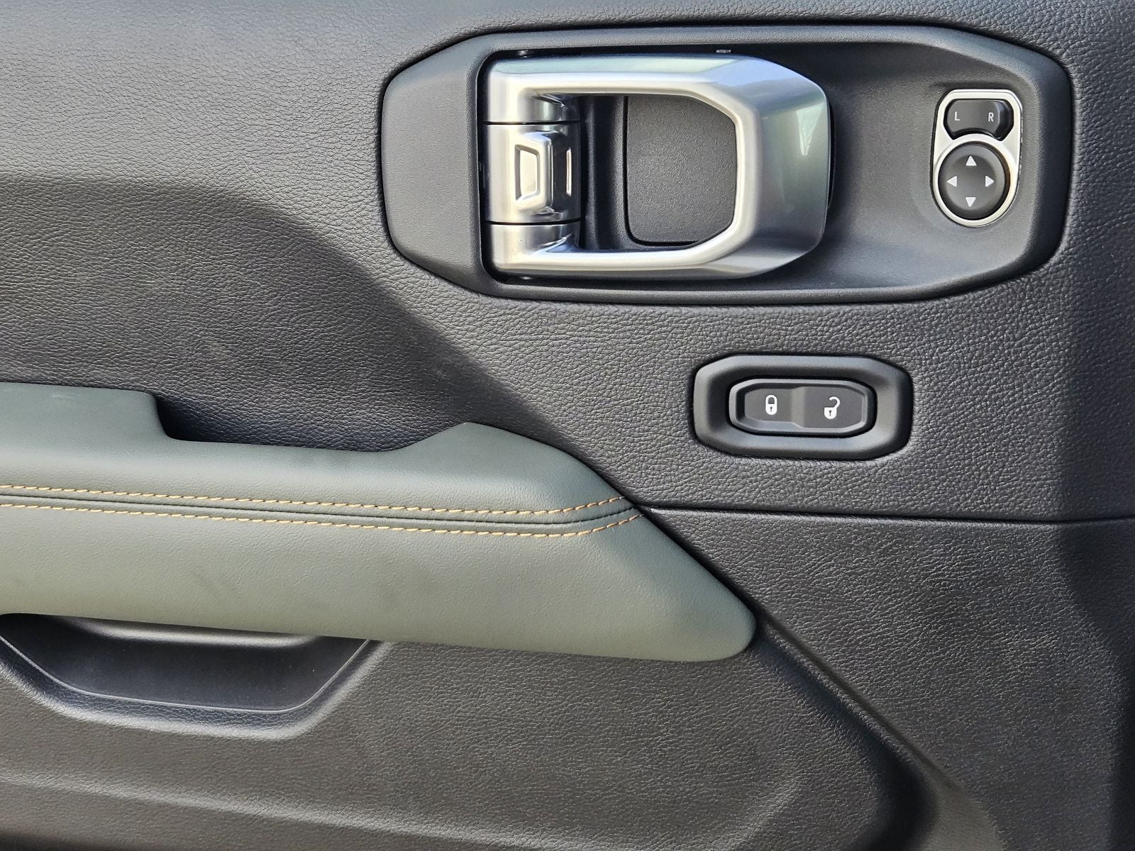 2026 Jeep Gladiator GLADIATOR MOJAVE X 4X4