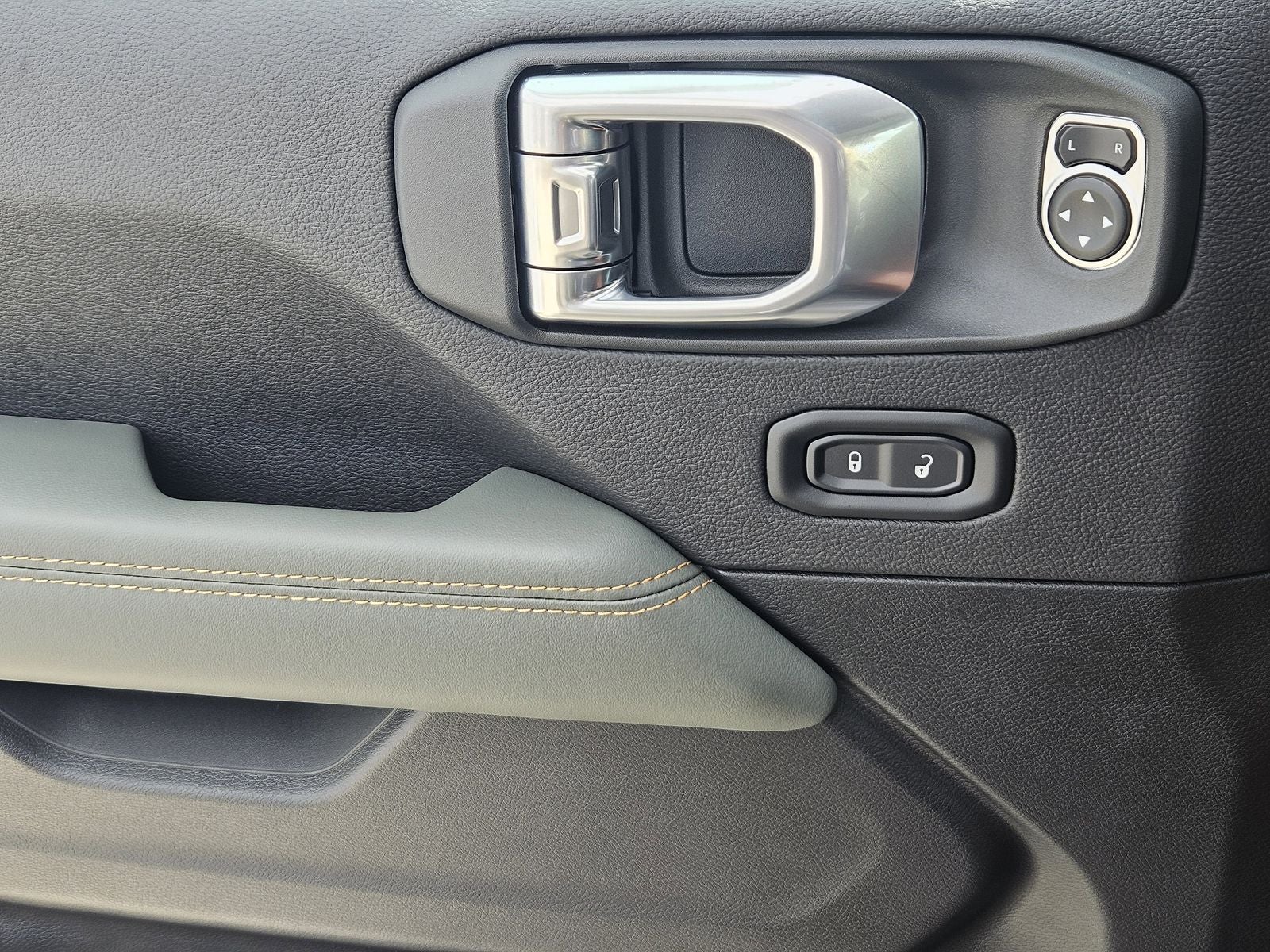 2026 Jeep Gladiator GLADIATOR MOJAVE X 4X4