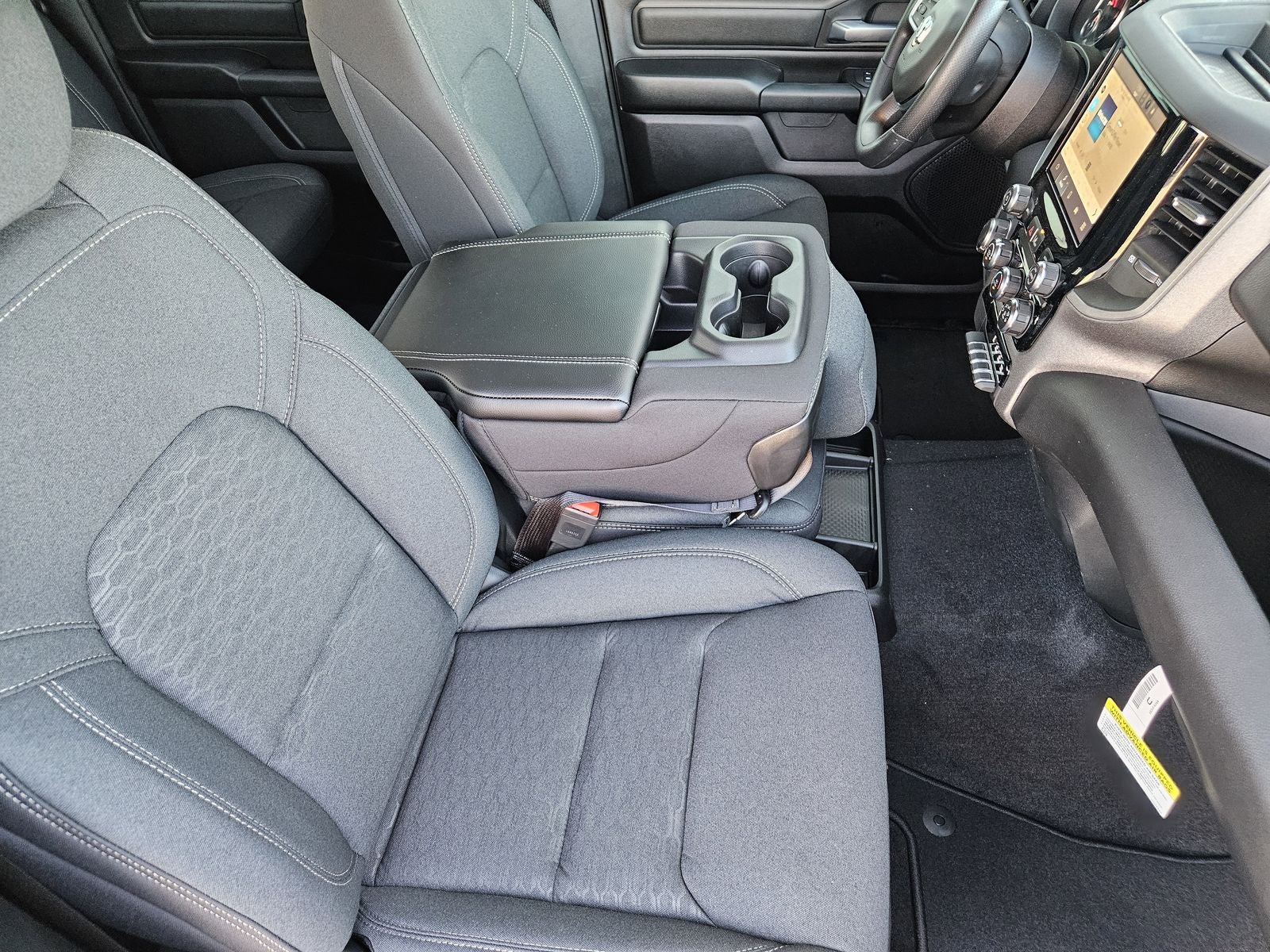 2026 RAM Ram 1500 RAM 1500 EXPRESS CREW CAB 4X2 5'7' BOX