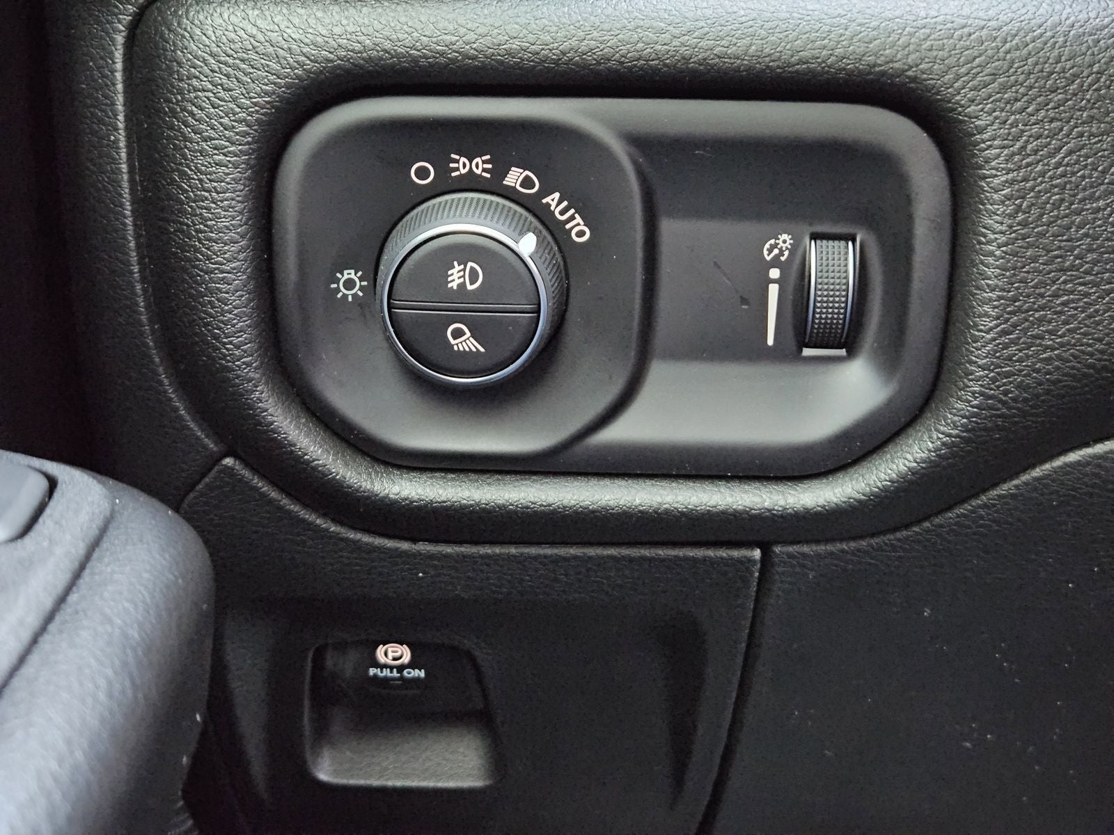 2026 RAM Ram 1500 RAM 1500 EXPRESS CREW CAB 4X2 5'7' BOX