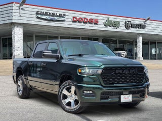 2026 RAM Ram 1500 RAM 1500 EXPRESS CREW CAB 4X2 5'7' BOX
