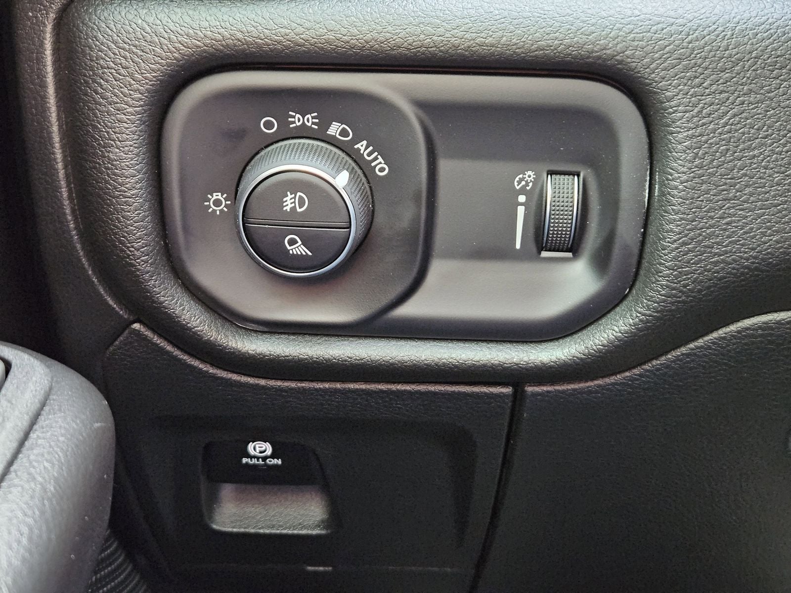 2026 RAM Ram 1500 RAM 1500 EXPRESS CREW CAB 4X2 5'7' BOX