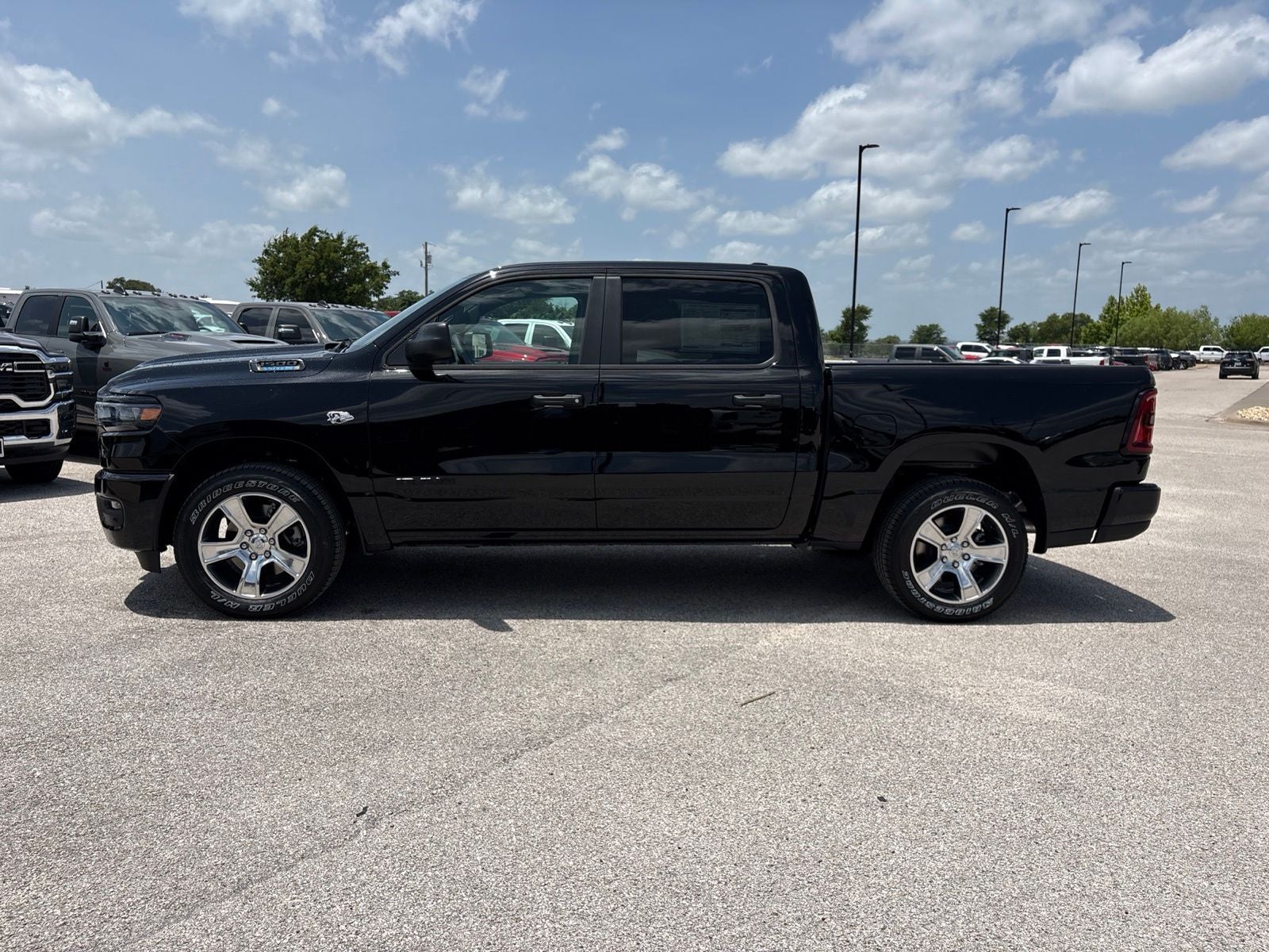 2026 RAM Ram 1500 RAM 1500 EXPRESS CREW CAB 4X2 5'7' BOX