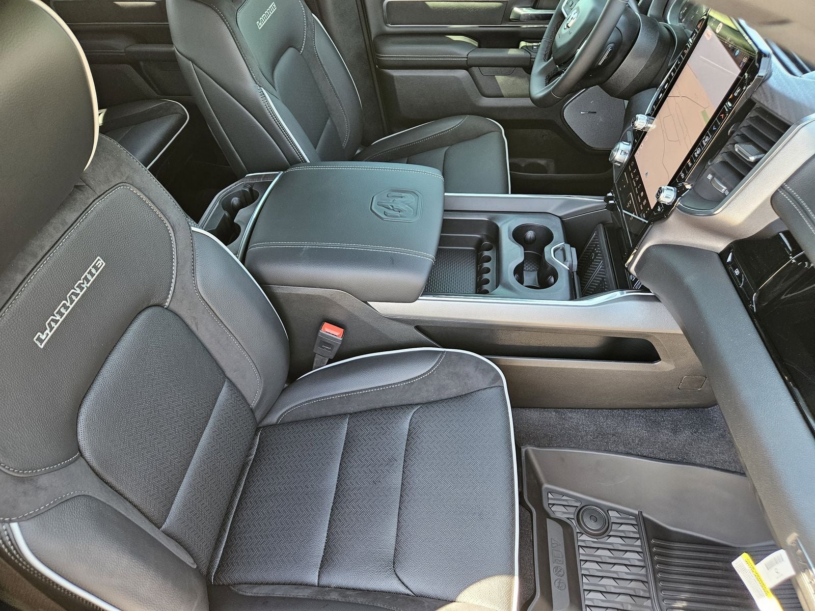 2026 RAM Ram 1500 RAM 1500 LARAMIE CREW CAB 4X2 5'7' BOX